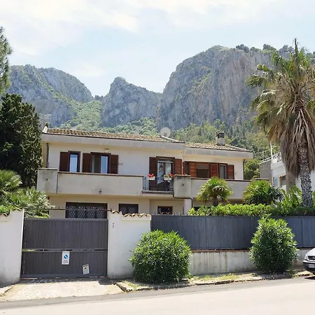 بيت ضيافة Alba Mondello 3*