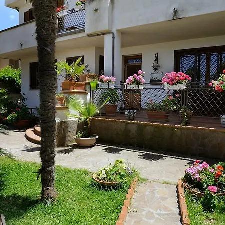 بيت ضيافة Alba Mondello 3*